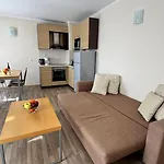 Privat D204 Апартамент *